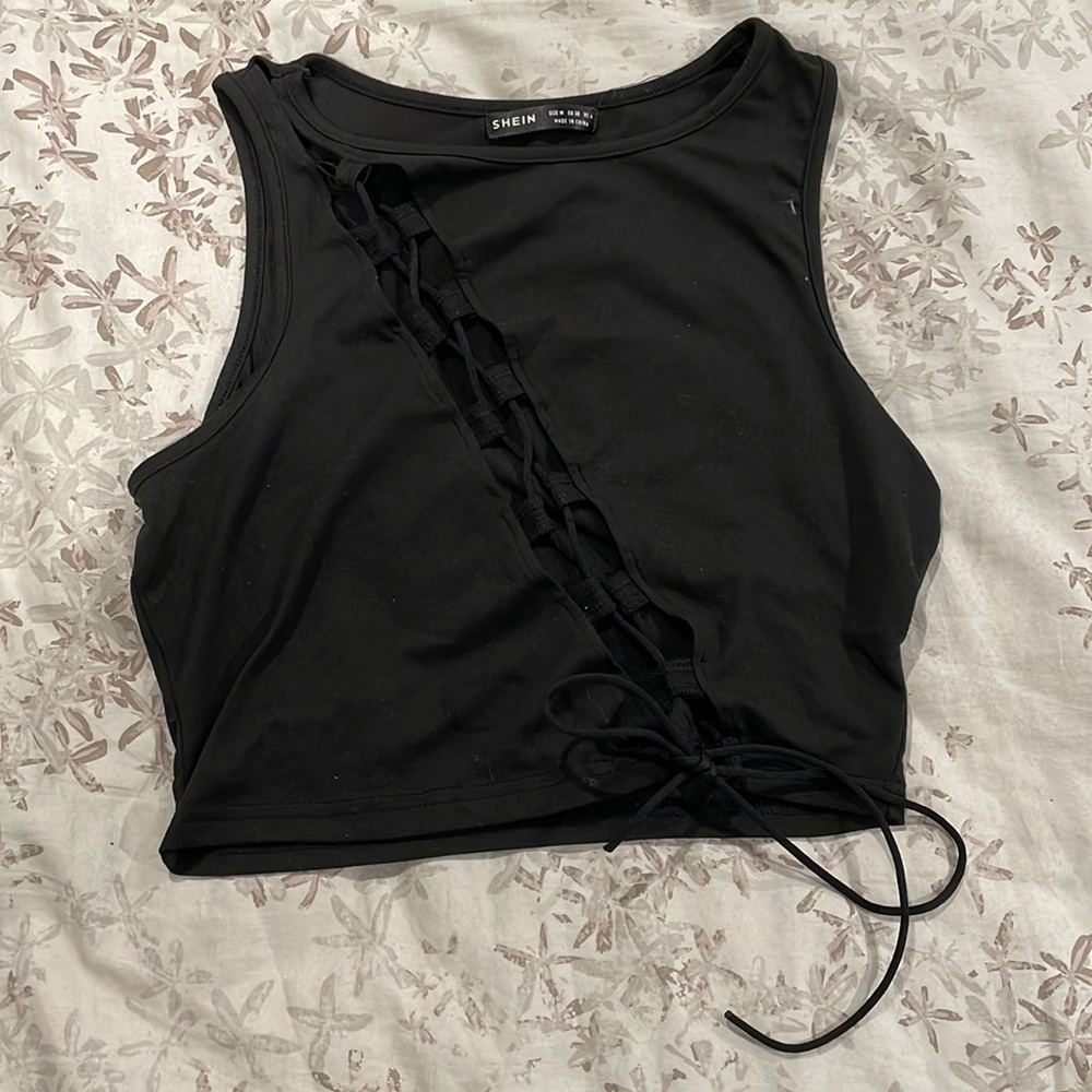 Cropped black tank